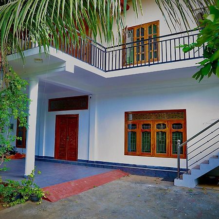 Columbus Villa Jaffna Exteriör bild