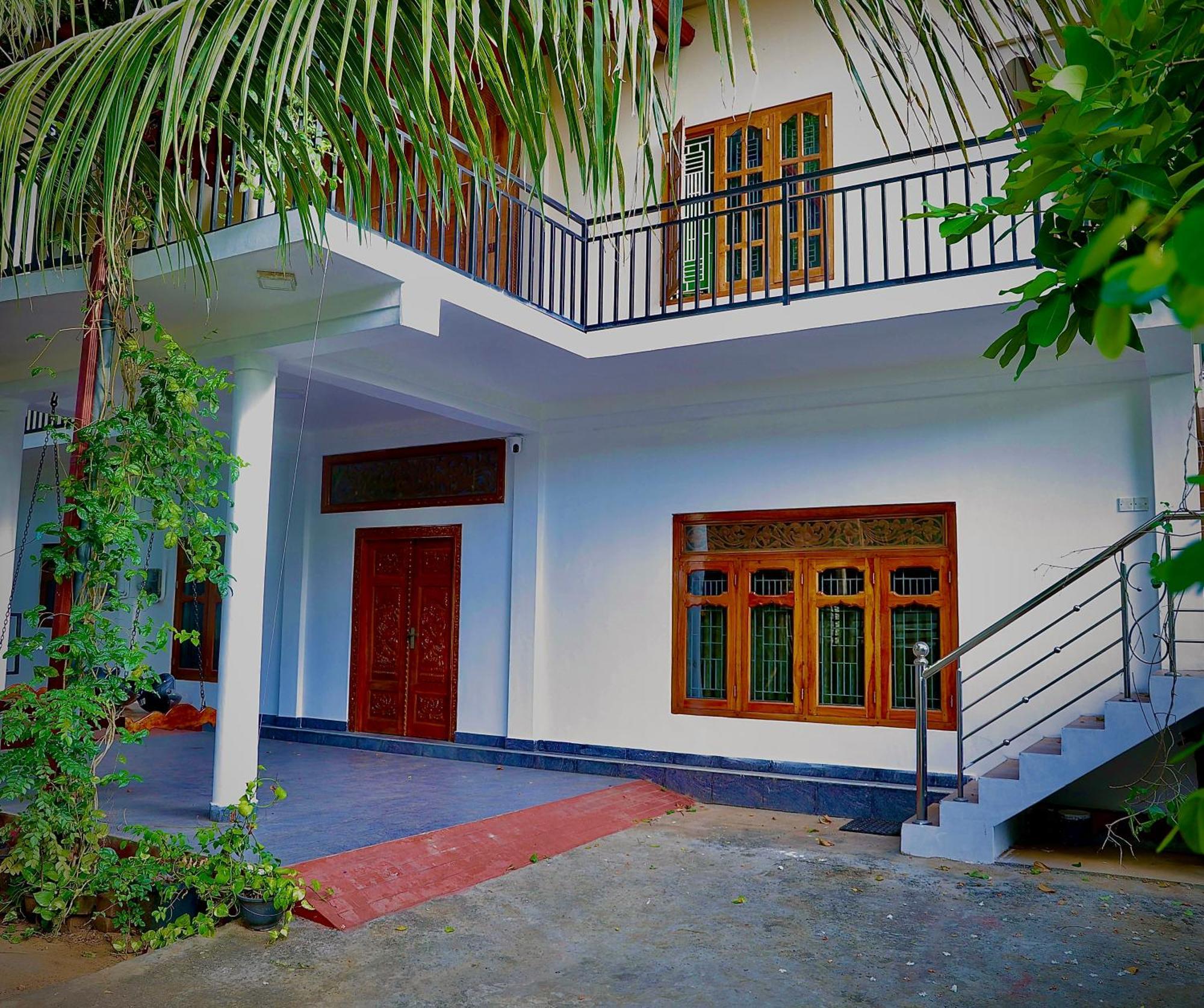 Columbus Villa Jaffna Exteriör bild